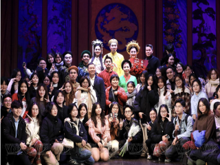 Từ đam mê nghệ thuật Tuồng đến viết văn về văn hóa Tuồng